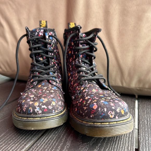 Children's size 3 Doc Marten floral zip boots - Picture 2 of 7